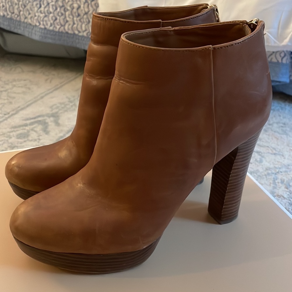 Michael Kors Luggage Lesly Boots - Picture 3 of 6